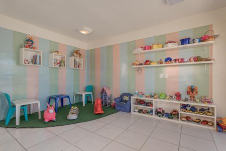 Apartamento à venda com 44m², 2 quartos e 1 vaga Apartamento à venda com 44m², 2 quartos e 1 vagaÁrea comum - Brinquedoteca