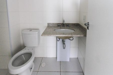 Apartamento à venda com 64m², 2 quartos e 1 vaga Apartamento à venda com 64m², 2 quartos e 1 vagaBanheiro Social