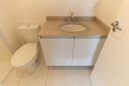 Apartamento à venda com 64m², 2 quartos e 1 vaga Apartamento à venda com 64m², 2 quartos e 1 vagaBanheiro da Suíte
