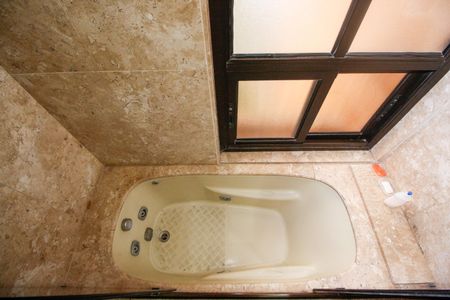 Apartamento à venda com 213m², 4 quartos e 3 vagasBanheiro da Suíte 2