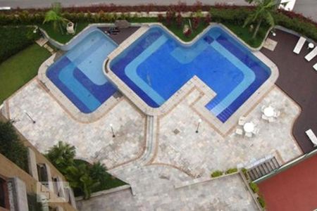 Apartamento à venda com 213m², 4 quartos e 3 vagasÁrea comum - Piscina