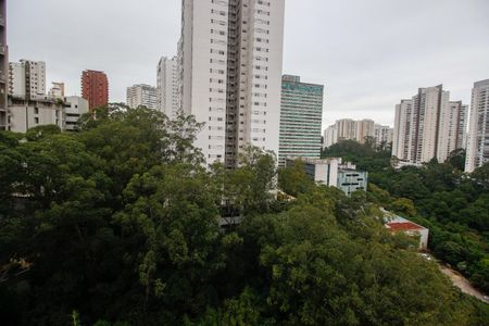 Apartamento à venda com 213m², 4 quartos e 3 vagasVista da Suíte 1