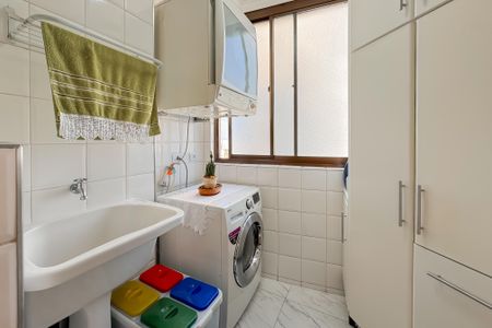 Apartamento à venda com 81m², 2 quartos e 1 vaga Apartamento à venda com 81m², 2 quartos e 1 vagaÁrea de Serviço