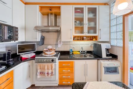 Apartamento à venda com 81m², 2 quartos e 1 vaga Apartamento à venda com 81m², 2 quartos e 1 vagaCozinha