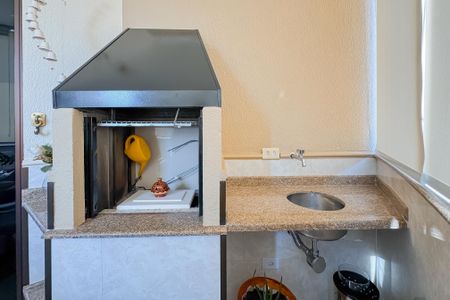 Apartamento à venda com 81m², 2 quartos e 1 vaga Apartamento à venda com 81m², 2 quartos e 1 vagaVaranda gourmet