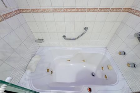 Apartamento à venda com 81m², 2 quartos e 1 vaga Apartamento à venda com 81m², 2 quartos e 1 vagaBanheiro da Suíte