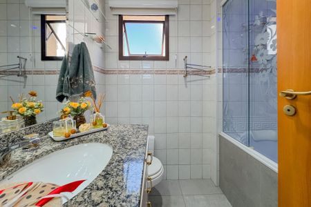 Apartamento à venda com 81m², 2 quartos e 1 vaga Apartamento à venda com 81m², 2 quartos e 1 vagaBanheiro da Suíte