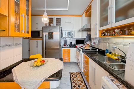 Apartamento à venda com 81m², 2 quartos e 1 vaga Apartamento à venda com 81m², 2 quartos e 1 vagaCozinha
