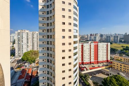 Apartamento à venda com 81m², 2 quartos e 1 vaga Apartamento à venda com 81m², 2 quartos e 1 vagaVista da Varanda