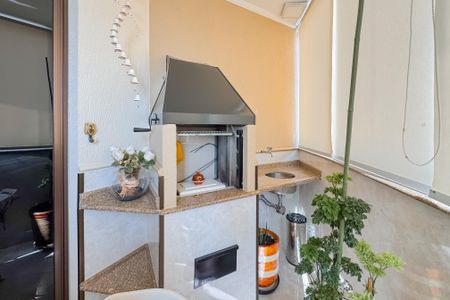 Apartamento à venda com 81m², 2 quartos e 1 vaga Apartamento à venda com 81m², 2 quartos e 1 vagaVaranda gourmet
