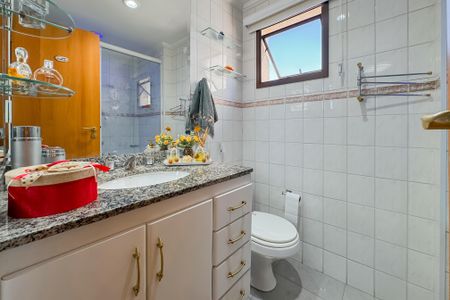 Apartamento à venda com 81m², 2 quartos e 1 vaga Apartamento à venda com 81m², 2 quartos e 1 vagaBanheiro da Suíte