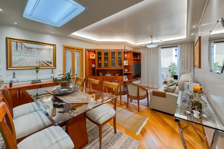 Apartamento à venda com 81m², 2 quartos e 1 vaga Apartamento à venda com 81m², 2 quartos e 1 vagaSala