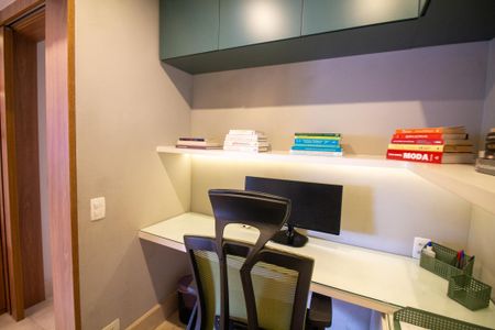 Apartamento à venda com 145m², 3 quartos e 2 vagasEscritório