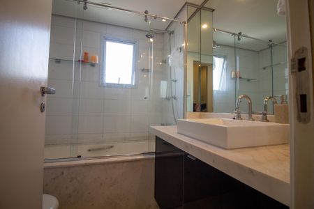 Apartamento à venda com 145m², 3 quartos e 2 vagasBanheiro da Suíte 3