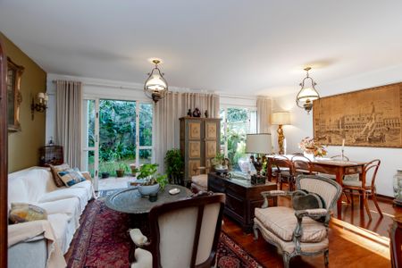 Casa à venda com 180m², 3 quartos e 3 vagasSala