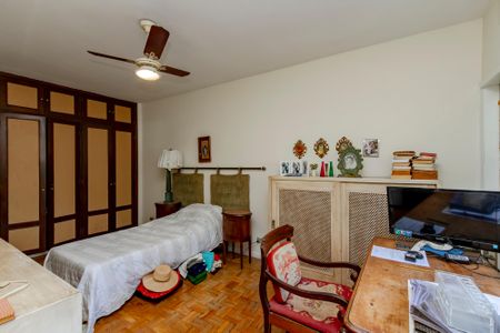 Casa à venda com 180m², 3 quartos e 3 vagasSuíte