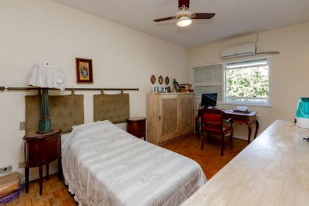 Casa à venda com 180m², 3 quartos e 3 vagasSuíte