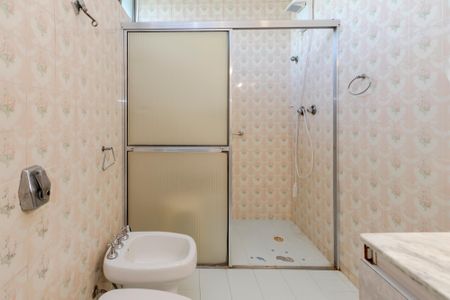 Casa à venda com 180m², 3 quartos e 3 vagasBanheiro da Suíte