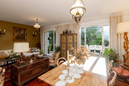 Casa à venda com 180m², 3 quartos e 3 vagasSala