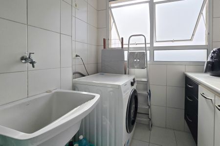 Apartamento à venda com 68m², 3 quartos e 1 vagaÁrea de Serviço