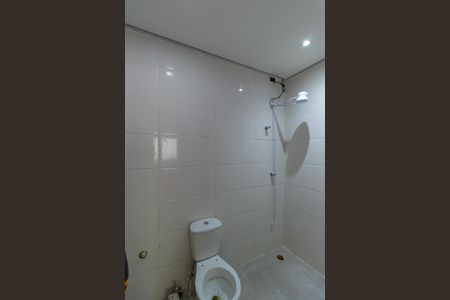 Casa de condomínio para alugar com 585m², 5 quartos e 6 vagas Casa de condomínio para alugar com 585m², 5 quartos e 6 vagasBanheiro de serviço