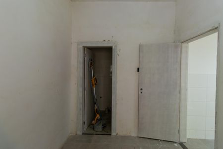 Casa de condomínio para alugar com 585m², 5 quartos e 6 vagas Casa de condomínio para alugar com 585m², 5 quartos e 6 vagasQuarto de Serviço