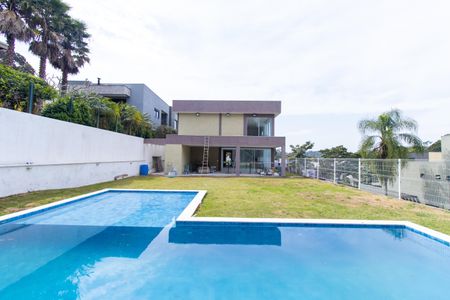 Casa de condomínio para alugar com 585m², 5 quartos e 6 vagas Casa de condomínio para alugar com 585m², 5 quartos e 6 vagasÁrea comum - Piscina