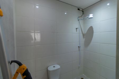 Casa de condomínio para alugar com 585m², 5 quartos e 6 vagas Casa de condomínio para alugar com 585m², 5 quartos e 6 vagasBanheiro de serviço