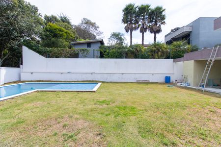 Casa de condomínio para alugar com 585m², 5 quartos e 6 vagas Casa de condomínio para alugar com 585m², 5 quartos e 6 vagasÁrea Externa