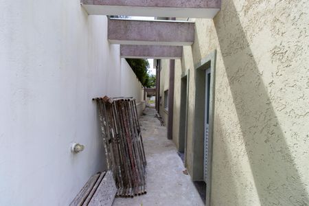 Casa de condomínio para alugar com 585m², 5 quartos e 6 vagas Casa de condomínio para alugar com 585m², 5 quartos e 6 vagasCorredor