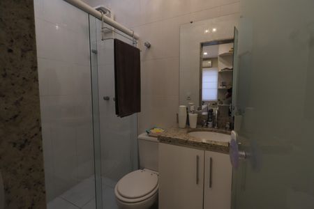 Casa à venda com 188m², 3 quartos e 3 vagasBanheiro da Suíte 2