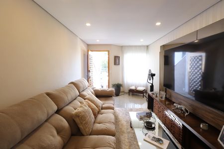 Casa à venda com 188m², 3 quartos e 3 vagasSala