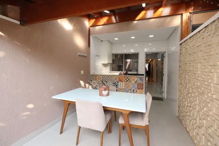 Casa à venda com 188m², 3 quartos e 3 vagasQuintal