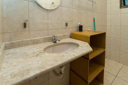 Casa à venda com 180m², 3 quartos e 2 vagasBanheiro