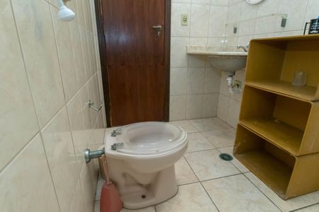 Casa à venda com 180m², 3 quartos e 2 vagasBanheiro