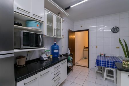 Casa à venda com 180m², 3 quartos e 2 vagasCozinha