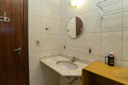 Casa à venda com 180m², 3 quartos e 2 vagasBanheiro