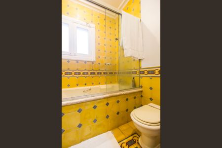 Casa à venda com 790m², 4 quartos e 6 vagasBanheiro da Suíte 2