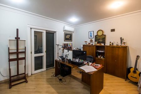 Casa à venda com 790m², 4 quartos e 6 vagasEscritório