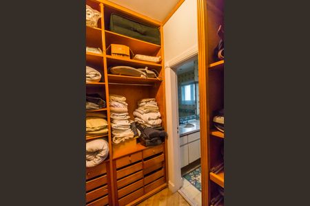 Casa à venda com 790m², 4 quartos e 6 vagasCloset da suíte 4