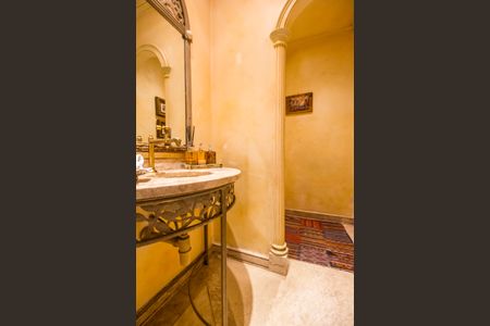 Casa à venda com 790m², 4 quartos e 6 vagasLavabo