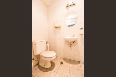 Casa à venda com 790m², 4 quartos e 6 vagasBanheiro de Serviço