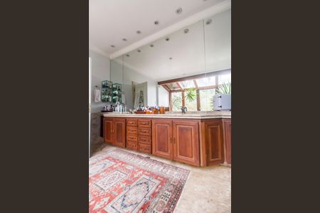 Casa à venda com 790m², 4 quartos e 6 vagasBanheiro da Suíte 1