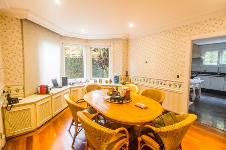 Casa à venda com 790m², 4 quartos e 6 vagasCopa