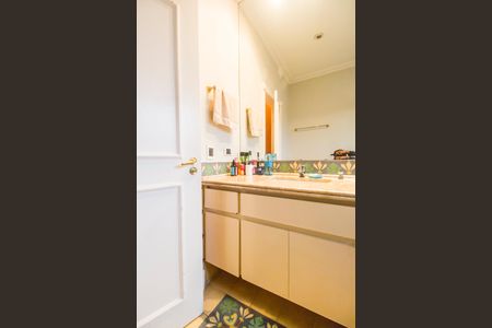 Casa à venda com 790m², 4 quartos e 6 vagasBanheiro da Suíte 4