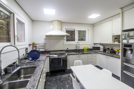 Casa à venda com 790m², 4 quartos e 6 vagasCozinha