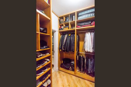 Casa à venda com 790m², 4 quartos e 6 vagasCloset da suíte 3