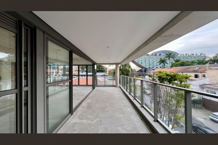 Apartamento à venda com 210m², 3 quartos e 3 vagasVaranda