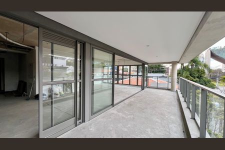 Apartamento à venda com 210m², 3 quartos e 3 vagasVaranda