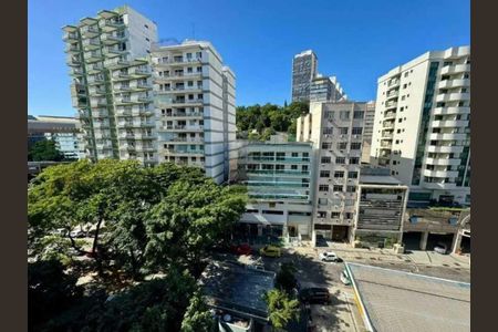 Apartamento à venda com 65m², 2 quartos e 1 vaga